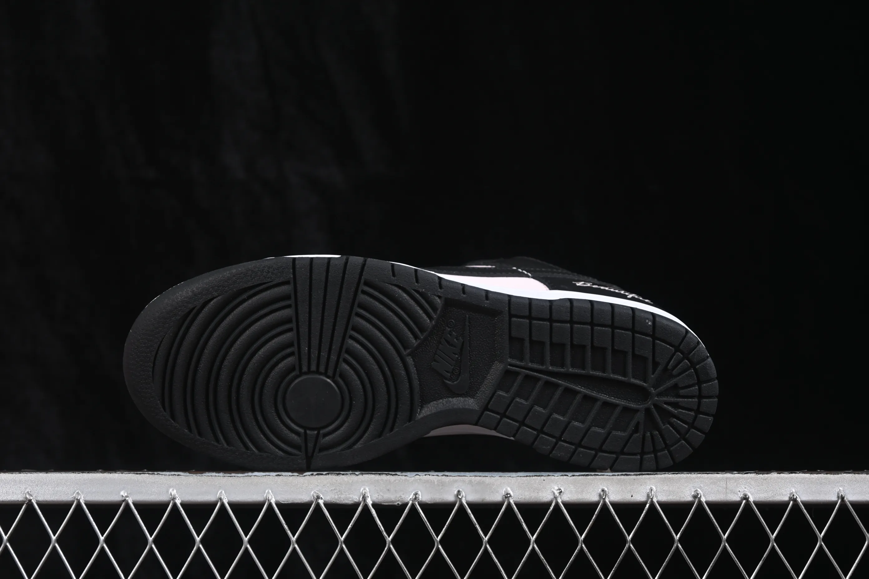 All categories Nk SB Dunk Series Nk SB Dunk Low High-end customized low-top sneakers Nike SB Dunk Low black pink low-top casual sneakers DD1391-100